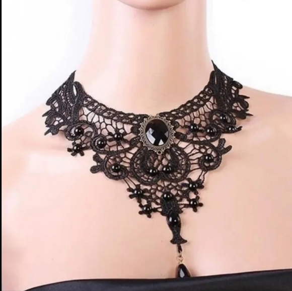 Gothic Lace Choker - Picture 3 of 10